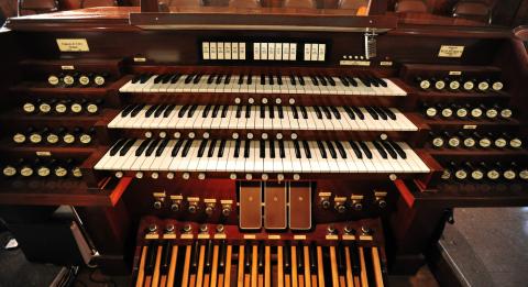 organ-console.jpg